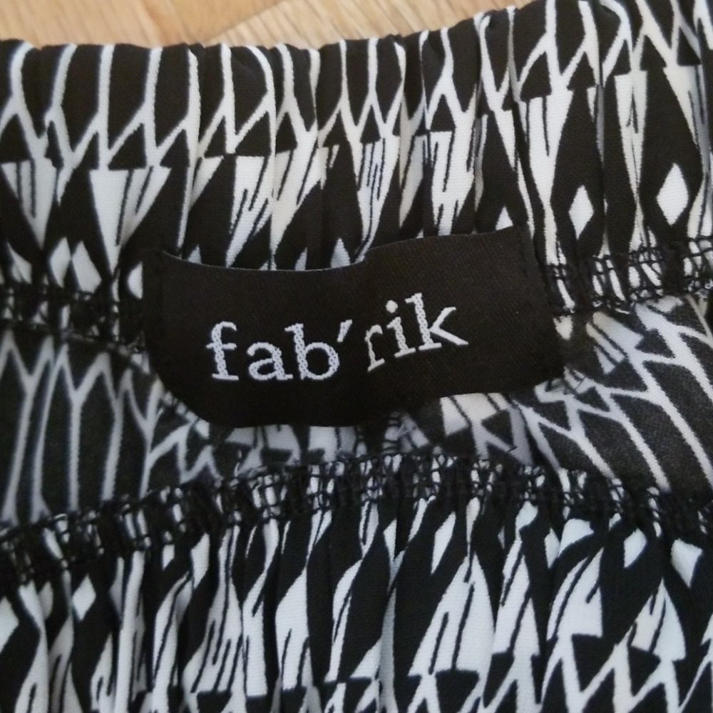 Shorts - Picture 2 of 4